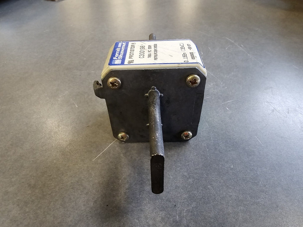 FERRAZ SHAWMUT 550 Amp, 700VAC Square Body Fuse Protistor C300198, A070URD32KI550