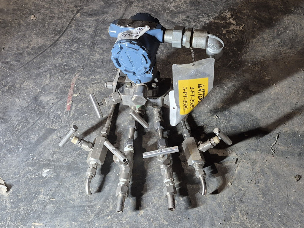 ROSEMOUNT Pressure Transmitter 3095MA2CA0010AA00NDBS5 w/ Valve Manifold
