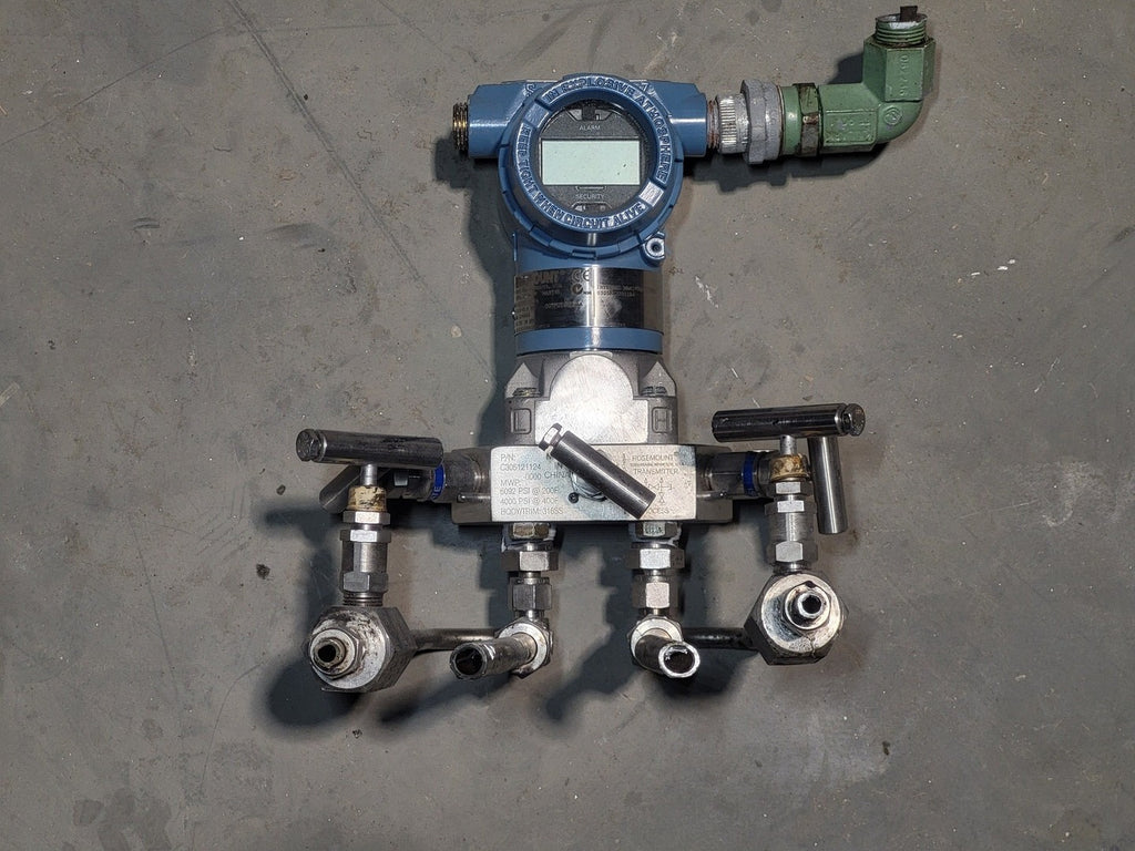 ROSEMOUNT Pressure Transmitter 3051CD2A02A1AS5M5C6 w/ Valve Manifold