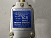 HONEYWELL 10A 480VAC Top Roller Plunger Limit Switch 5LS1