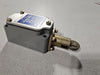 HONEYWELL 10A 480VAC Top Roller Plunger Limit Switch 5LS1
