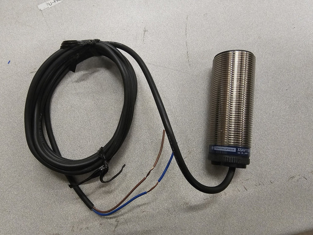 TELEMECANIQUE Inductive Proximity Switch XSAV11801