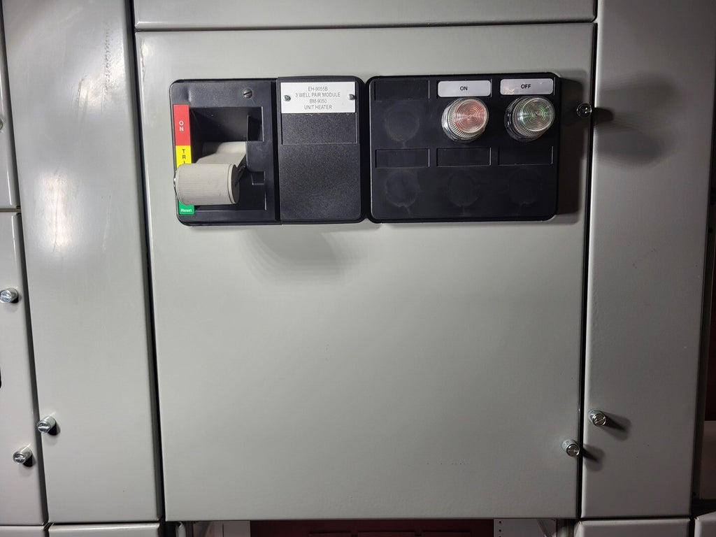 EATON 35 kW, 480V, 3 PH Motor Starter Panel / MCC