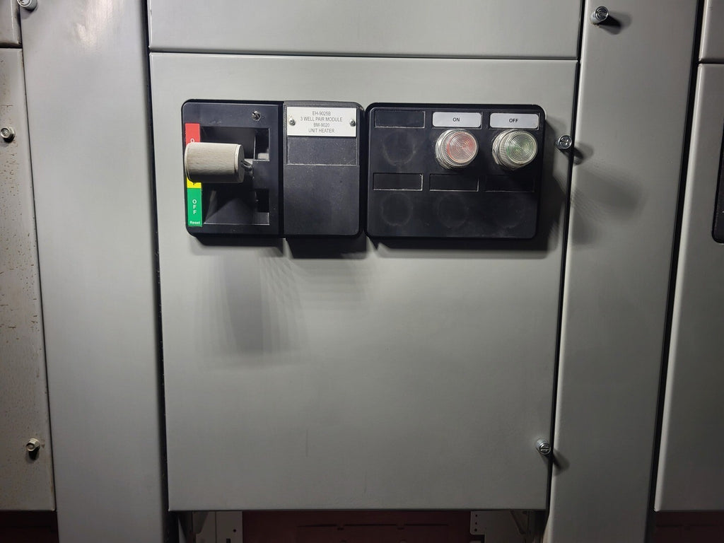 EATON 35 kW, 480V, 3 PH Motor Starter Panel / MCC