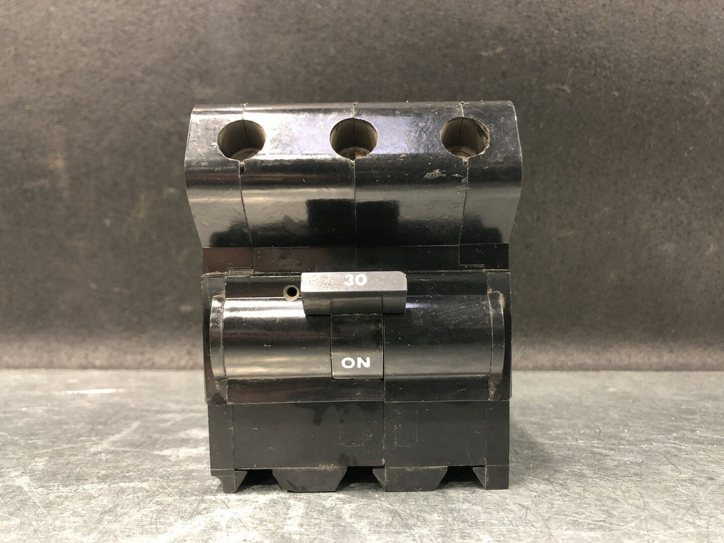 FEDERAL PIONEER 30 Amp, 3 Pole, 240 volts Circuit Breaker NB330