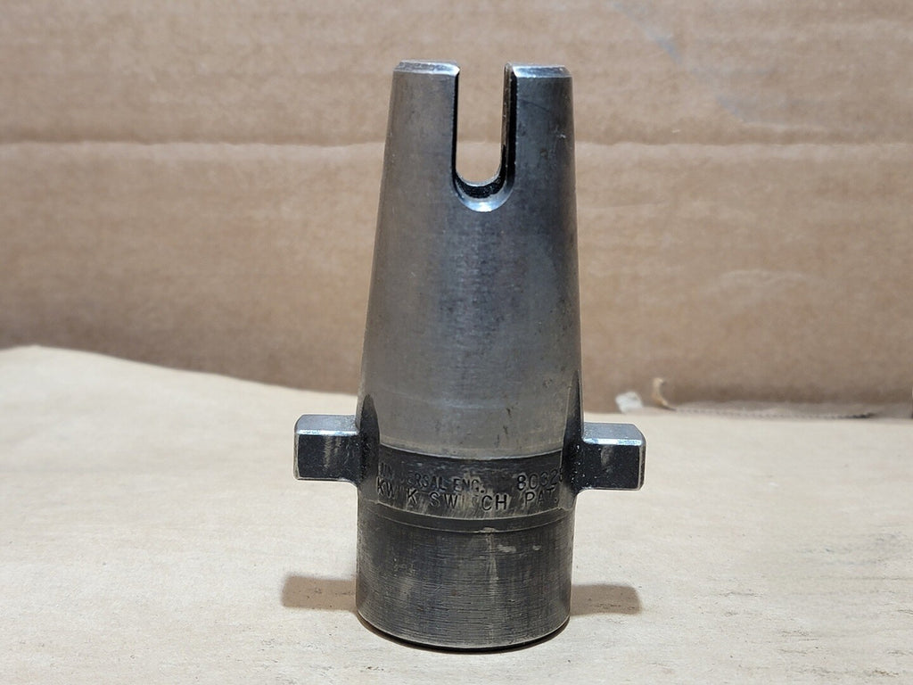 UNIVERSAL ENGINEERING 3 Morse Taper Adapter w/ Kwik-Switch 300 Shank 80328