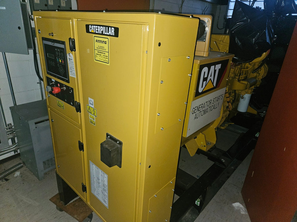 CATERPILLAR 400 kW, 500 kVA Standby Diesel Generator Set LC6