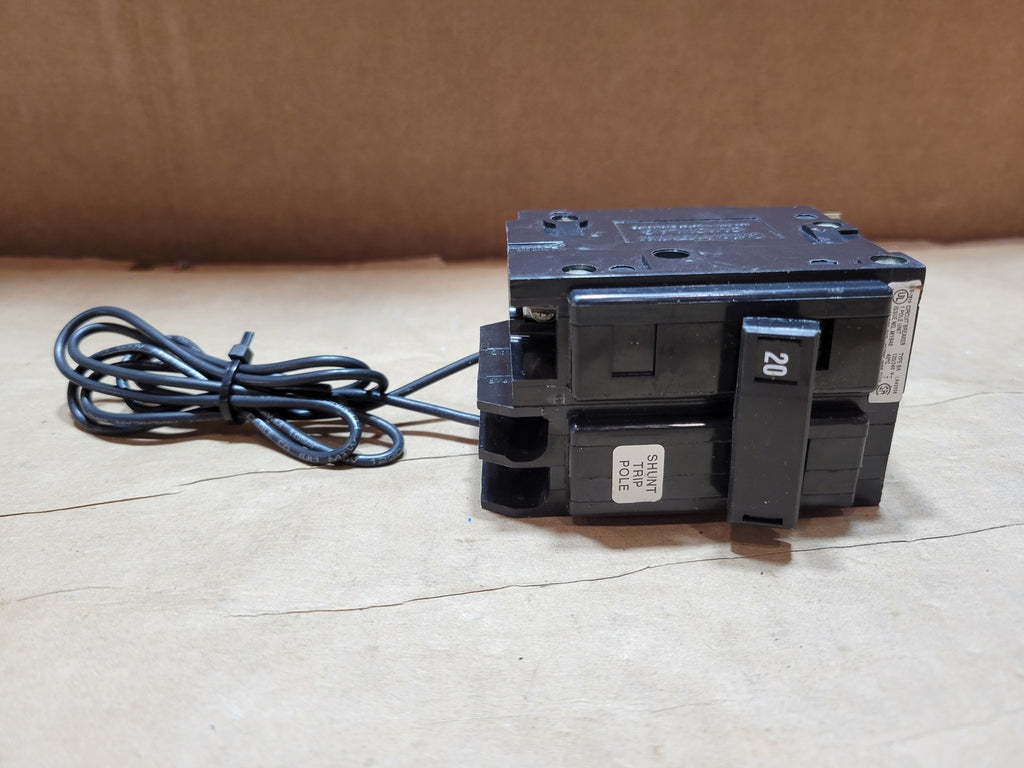 EATON CUTLER-HAMMER 20 Amp, 1 Pole, 120/240 Volts Circuit Breaker BAB1020S w/ Shunt Trip