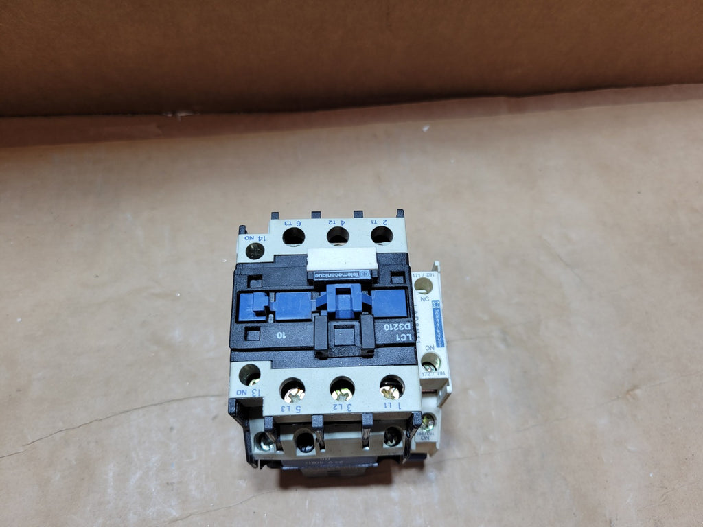 TELEMECANIQUE 50A, 600V, 30HP Contactor LC1D3210