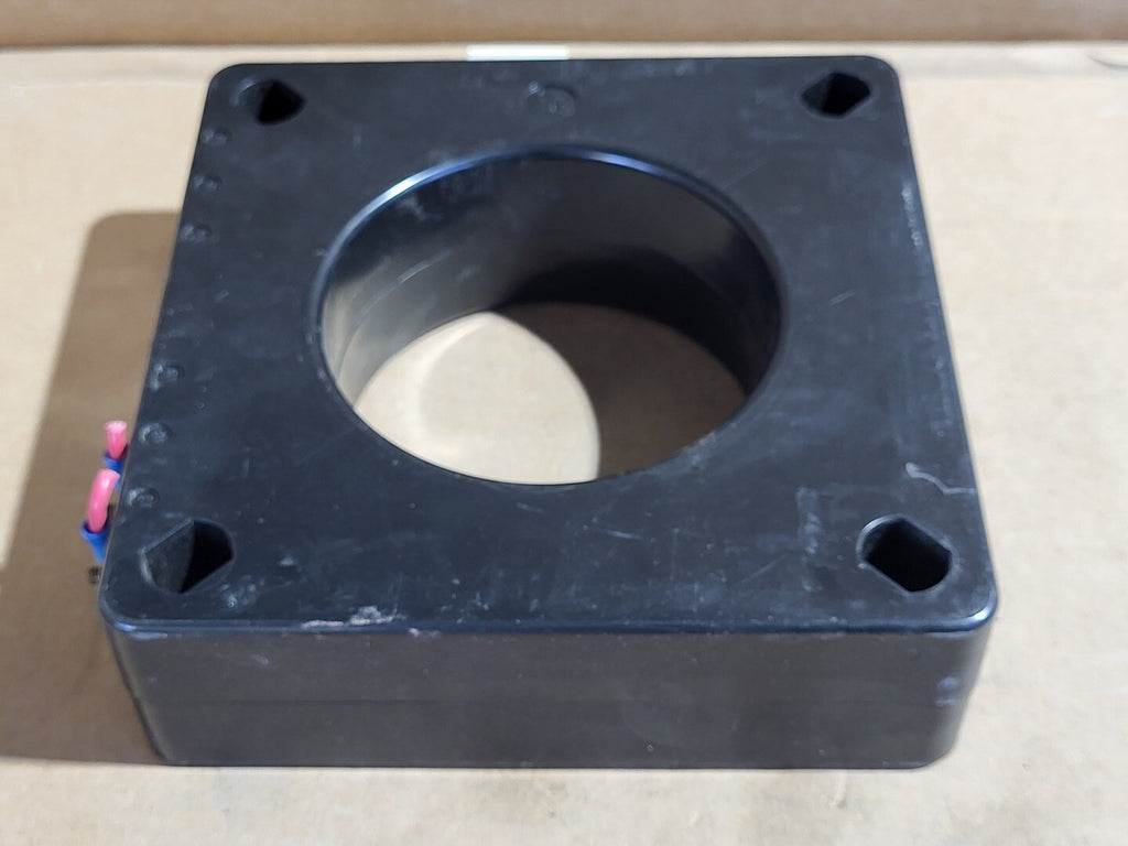 CUTLER-HAMMER Current Transformer 500:5 Ratio, 100-501