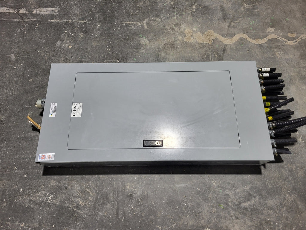 CUTLER-HAMMER Dismantled - 225 Amp 120/208 Volts Panelboard PL1A, 42 Spaces