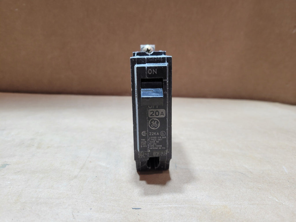 GENERAL ELECTRIC 20 Amp, 1 Pole, 120/240 Volts Circuit Breaker THHQB1120