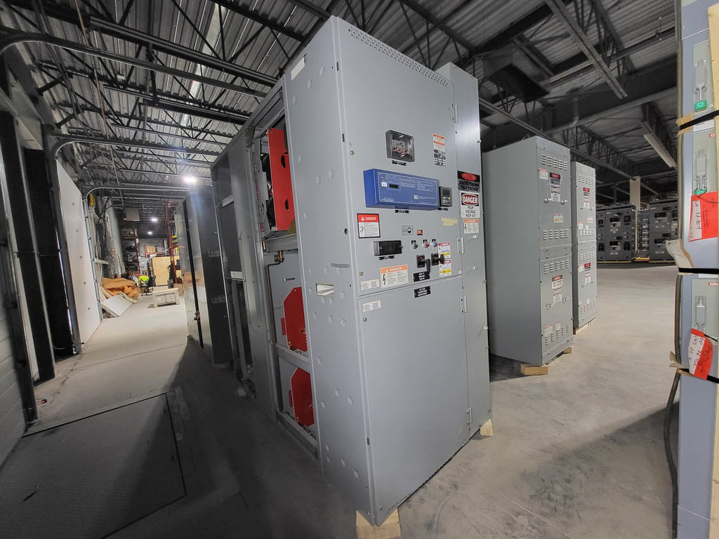 FEDERAL PIONEER 2000 Amps, 4760 Volts, 3 Phase Switchgear Unit 