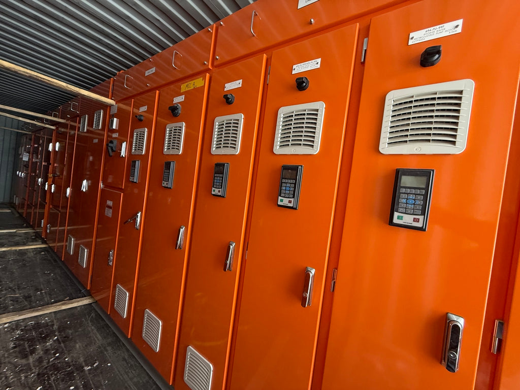 MV MANUFACTURING GROUP 600A Motor Control Center MCC, 575V, 800A Bus, Form 4A, IP42 Enclosure