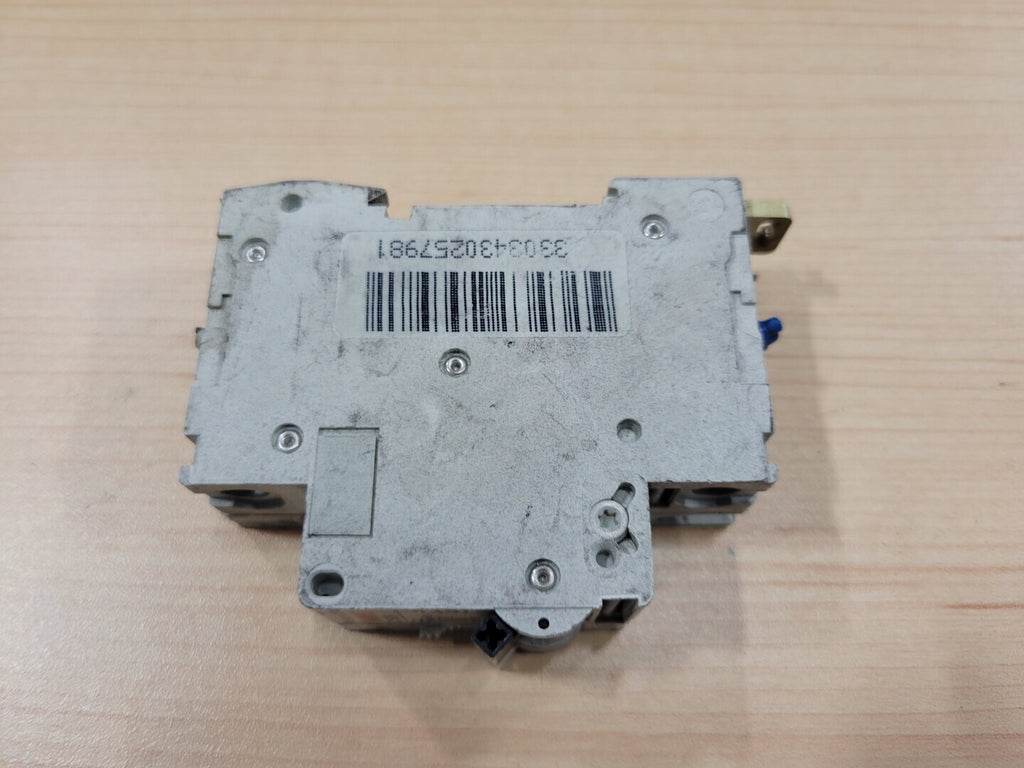 MERLIN GERIN 2 Amp, 1 Pole, 240/415 volts Circuit Breaker 25798 w/ Auxiliary Contact 