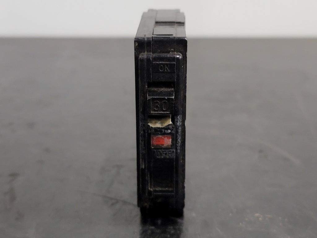 SQUARE D 30 Amp, 1 Pole, 120/240 volts Circuit Breaker QO130
