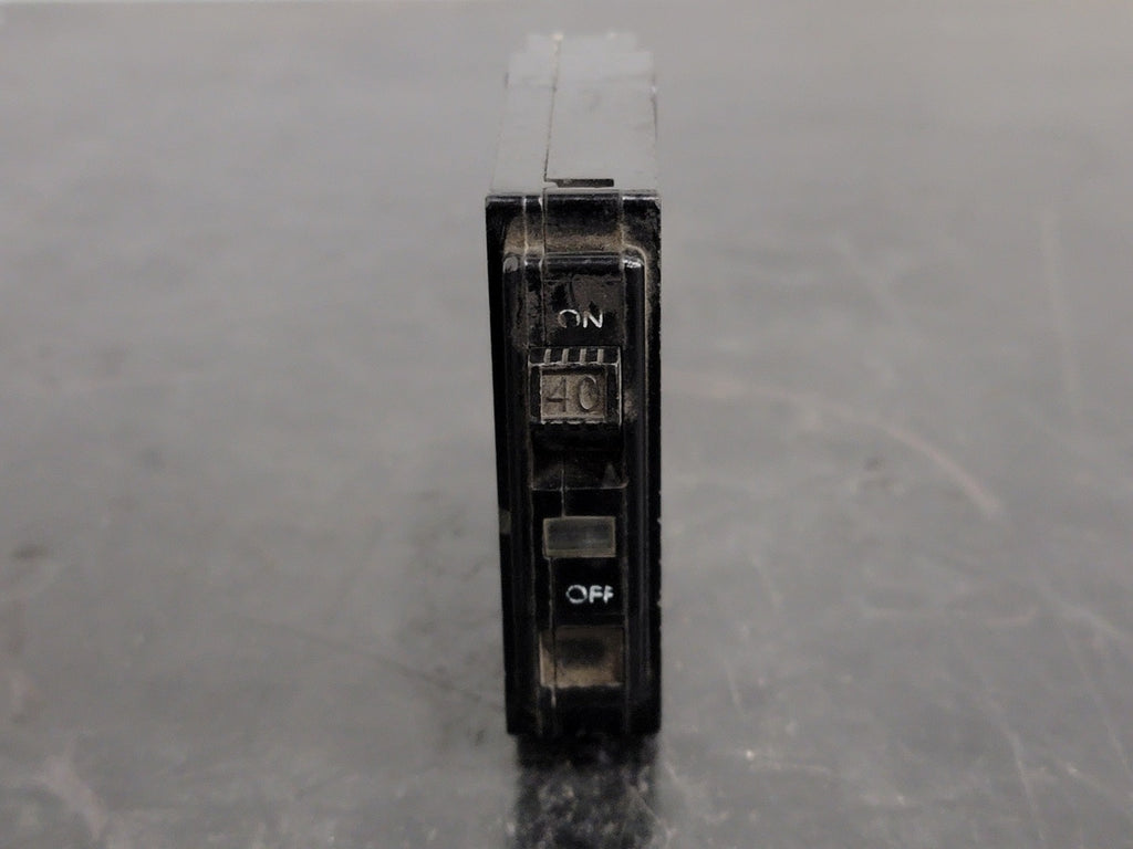 SQUARE D 40 Amp, 1 Pole, 120/240 volts Circuit Breaker QO140