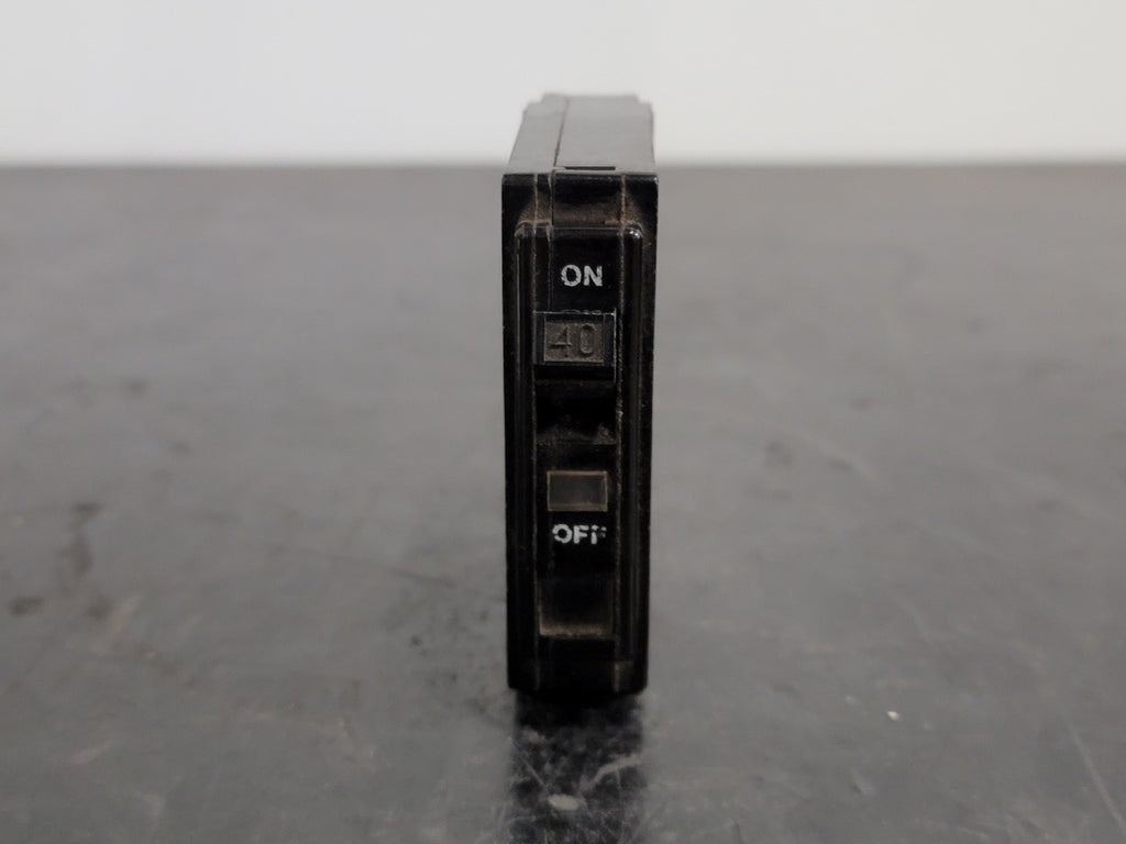 SQUARE D 40 Amp, 1 Pole, 120/240 volts Circuit Breaker QO140