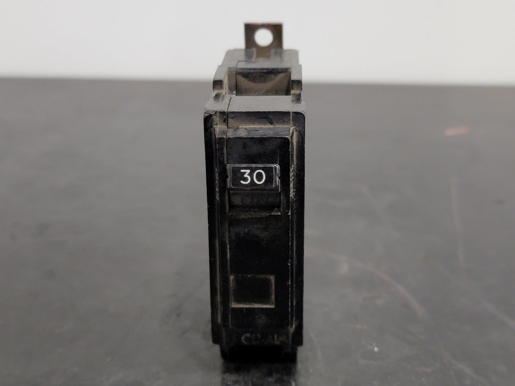 GENERAL ELECTRIC 30 Amp, 1 Pole, 120/240 volts Circuit Breaker THQB1130 
