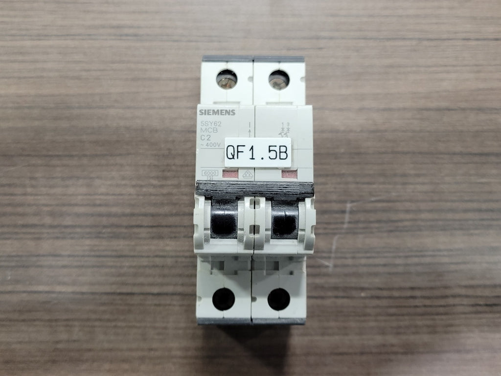 SIEMENS 2 Amp, 2 Pole, 400 volts Circuit Breaker 5SY6202-7