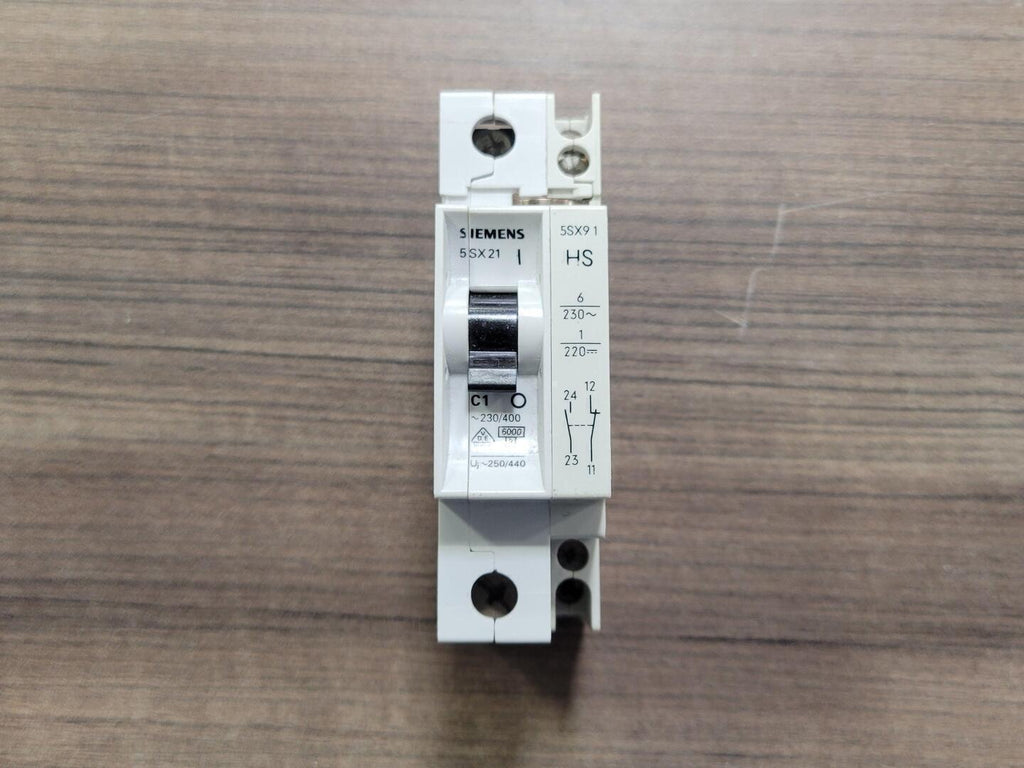 SIEMENS 1 Amp, 1 Pole, 230/400 volts Circuit Breaker 5SX21-C1 