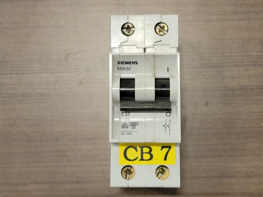 SIEMENS 32 Amp, 2 Pole, 400 volts Circuit Breaker 5SX22-C32