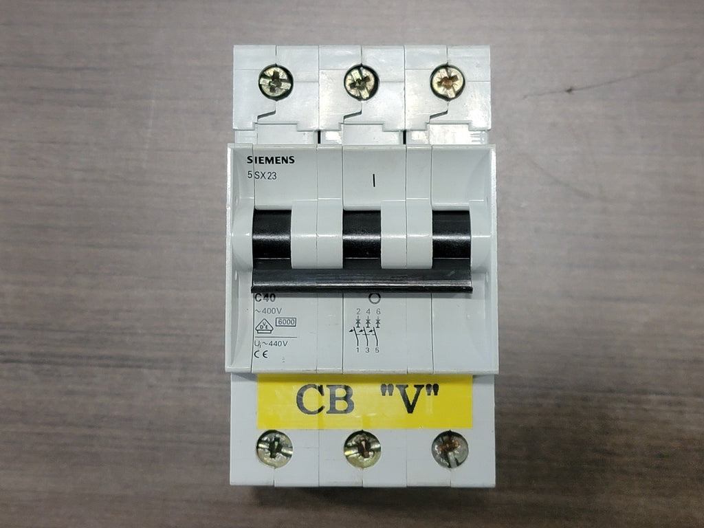 SIEMENS 40 Amp, 3 Pole, 400 Volts Circuit Breaker 5SX23-C40