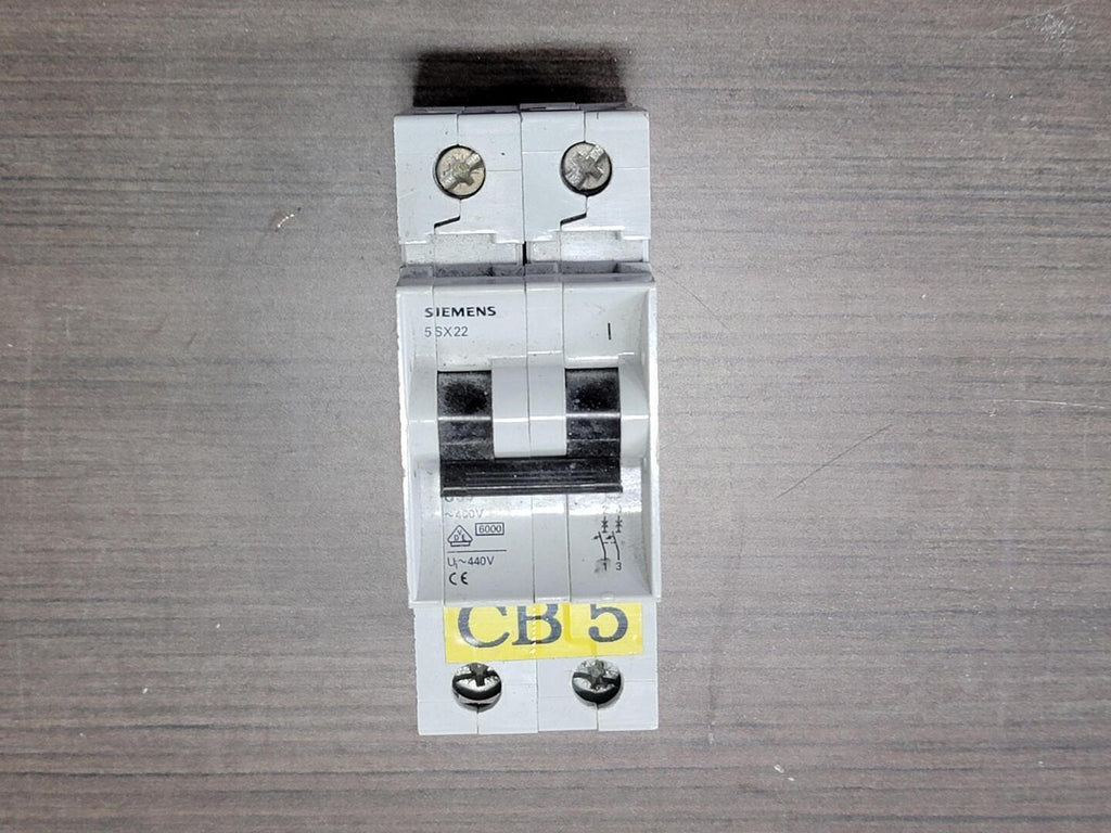 SIEMENS 2 Pole, 400 volts Circuit Breaker 5SX22 