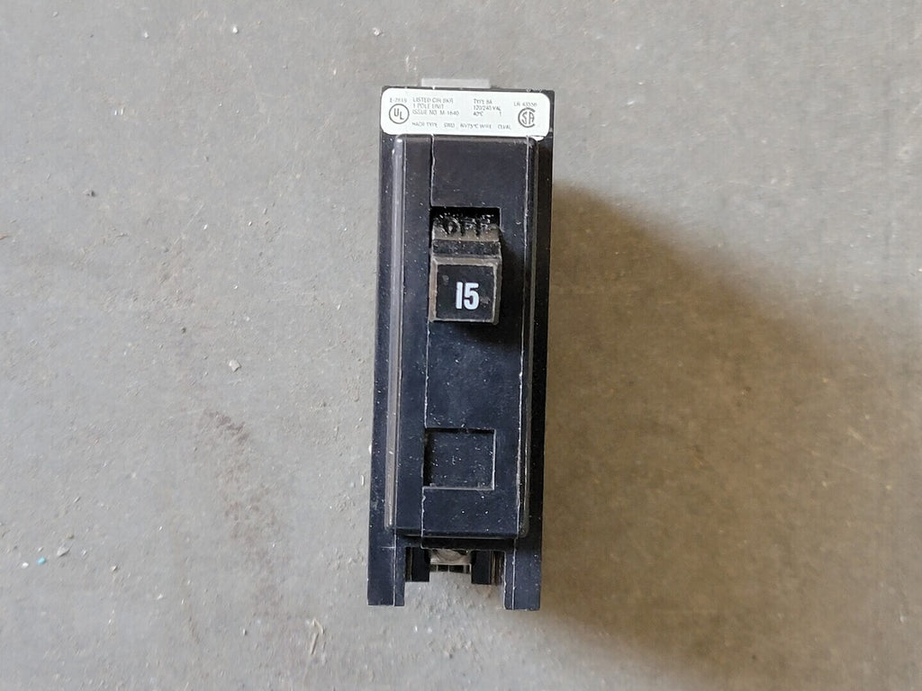 CUTLER-HAMMER 15 Amp, 1 Pole, 120/240 volts Circuit Breaker BAB1015