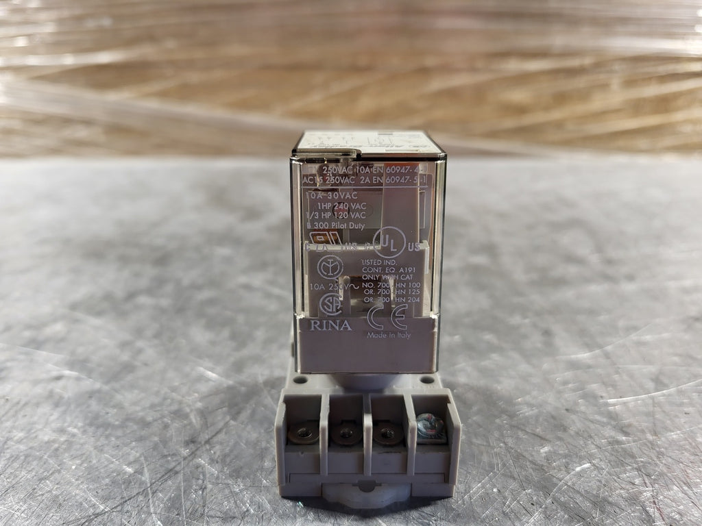 ALLEN-BRADLEY 10 Amp Tube Base Relay 700-HA32A1 w/ Relay Socket 700-HN125