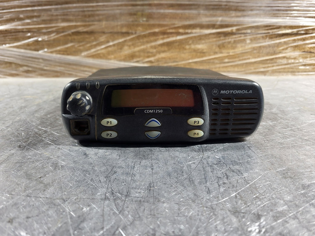 MOTOROLA Scrap - Mobile Two-Way Radio CDM1250 AAM25KHD9AA2AN
