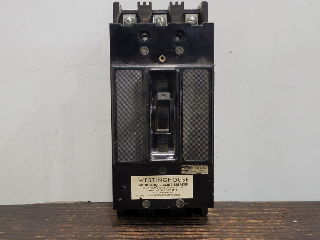 WESTINGHOUSE 30 Amp, 3 Pole, 600 Volts Circuit Breaker
