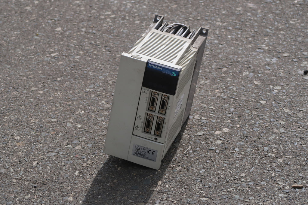 MITSUBISHI 2.7 hp, 230 Volts, 3-Phase Servo Amplifier Drive MR-J2S-200A