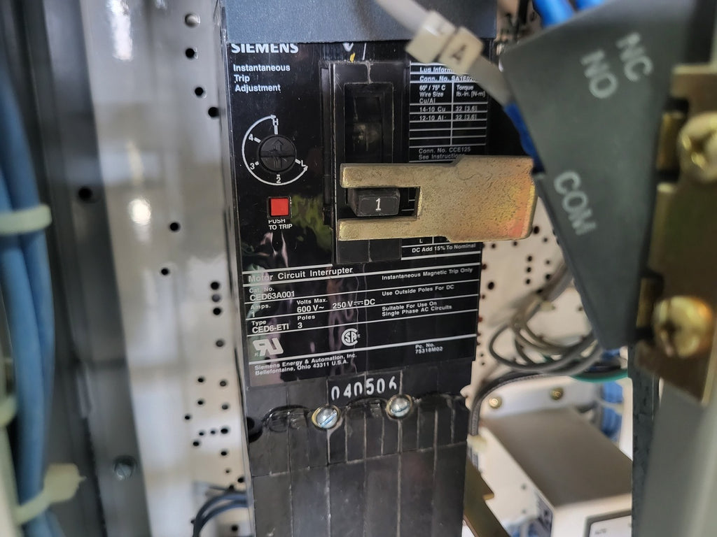 SIEMENS 1 Amp, 3 Pole, 600 volts Circuit Breaker CED63A001 