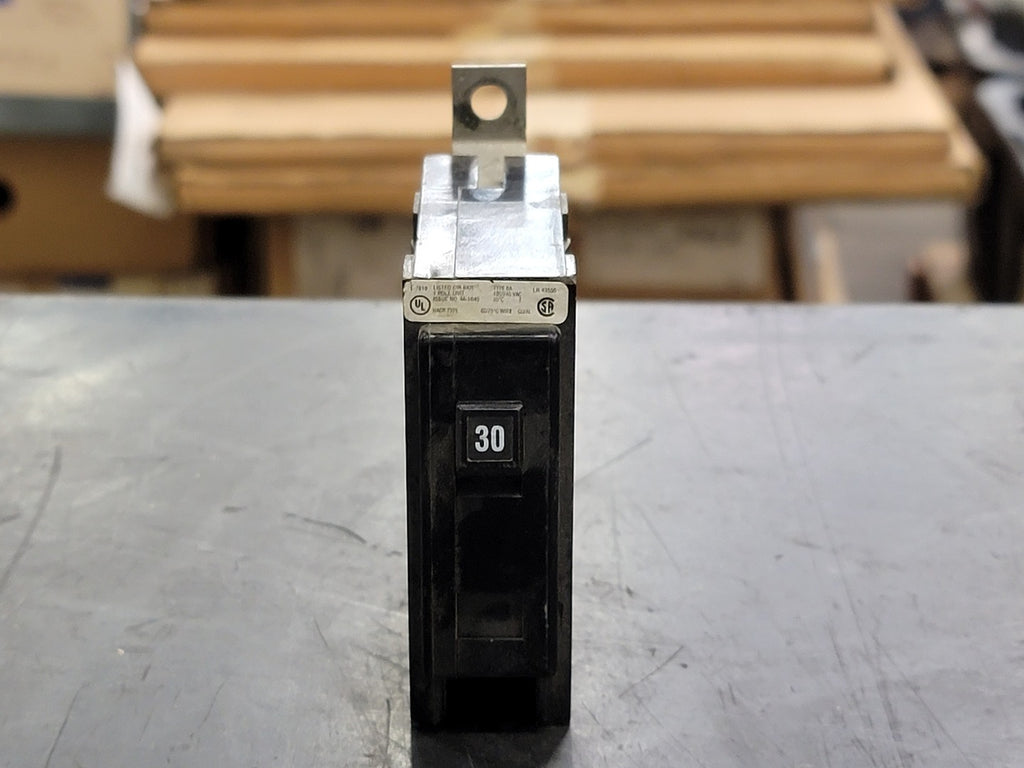 CUTLER-HAMMER 30 Amp, 1 Pole, 120/240 volts Circuit Breaker BA130