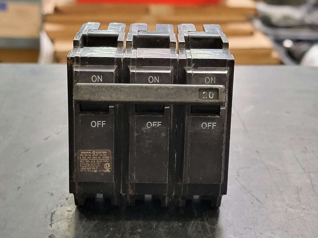GENERAL ELECTRIC 20 Amp, 3 Pole, 240 volts Circuit Breaker THQL320