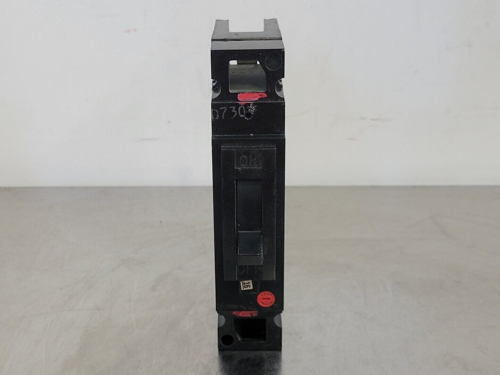 GENERAL ELECTRIC 30 Amp, 1 Pole, 120 volts Circuit Breaker TEB111030