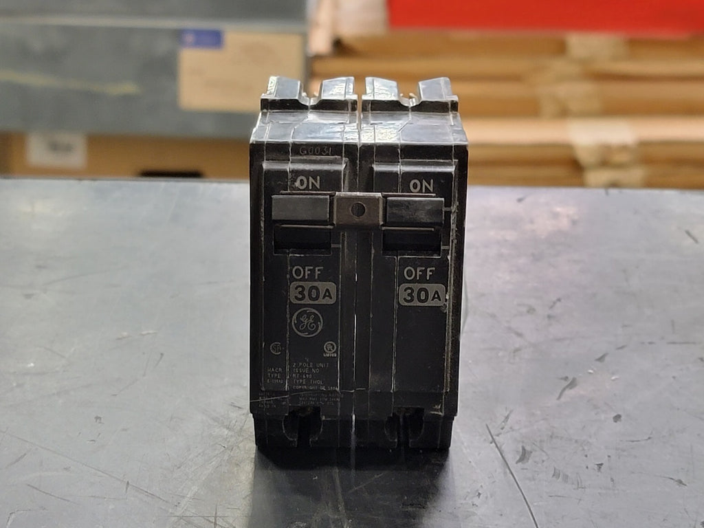 GENERAL ELECTRIC 30 Amp, 2 Pole, 120/240 volts Circuit Breaker THQL230