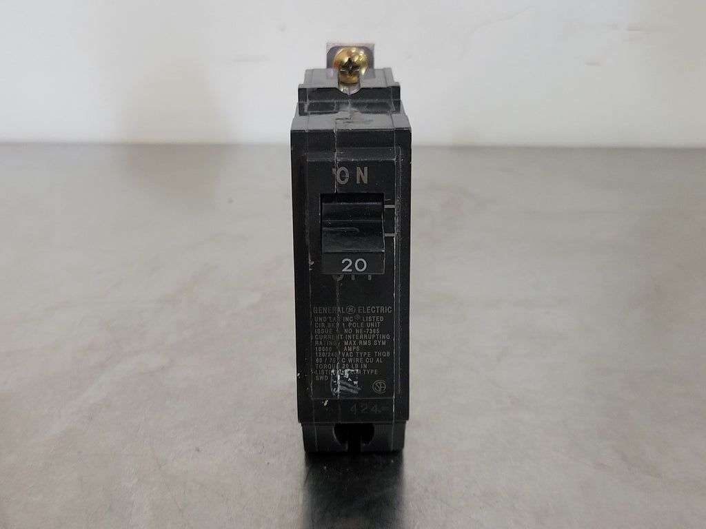 GENERAL ELECTRIC 20 Amp, 1 Pole, 120/240 volts Circuit Breaker THQB120