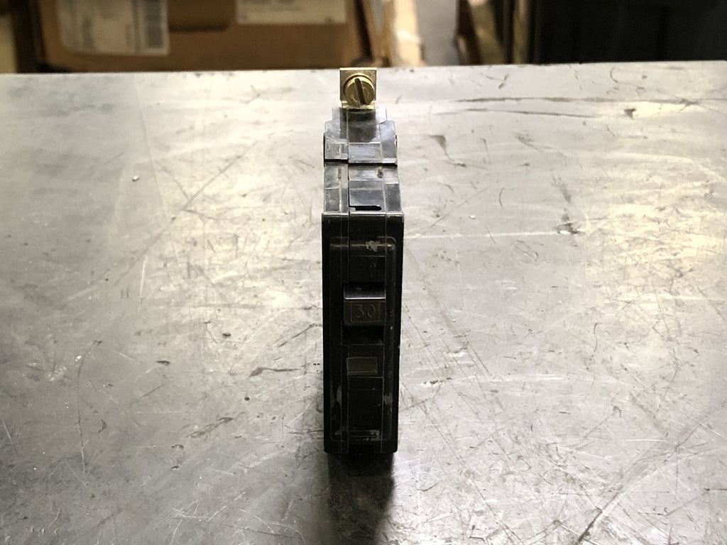 SQUARE D 30 Amp, 1 Pole, 120/240 volts Circuit Breaker QOB130