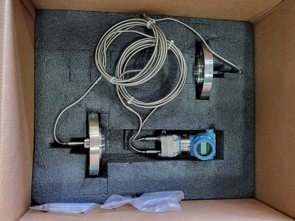 ROSEMOUNT 3051 Pressure Transmitter w/ Accessories & Mounting Kit