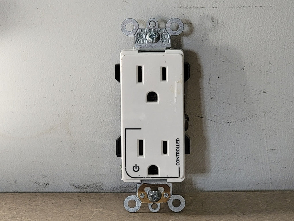 Controlled 15A 125V Duplex Receptacle 