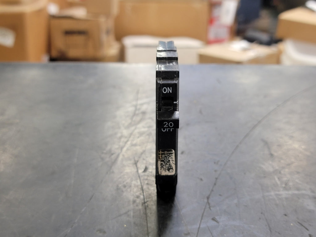 GENERAL ELECTRIC 20 Amp, 1 Pole, 120/240 volts Circuit Breaker THQB120