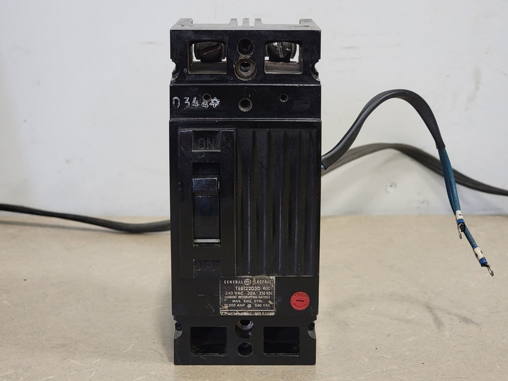 GENERAL ELECTRIC 30 Amp, 2 Pole, 240 volts Circuit Breaker TEB122030