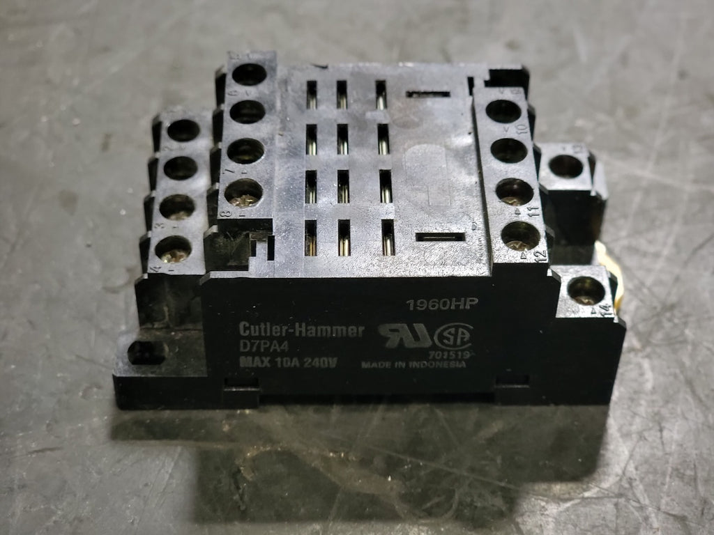 CUTLER-HAMMER 14-Pin Relay Socket D7PA4