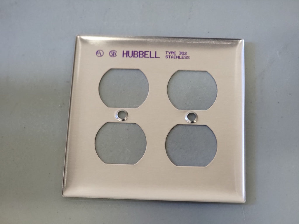 HUBBELL 2-Gang 302/304SS Wall Plate S82 (Box of 10)