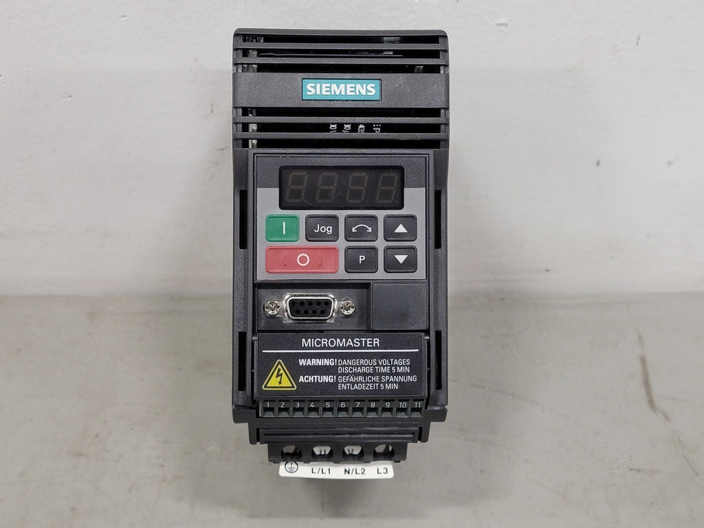 SIEMENS 3/4 hp, 240 Volts, Multi-Phase VFD 6SE9212-8CA40, Micromaster MM55/2 