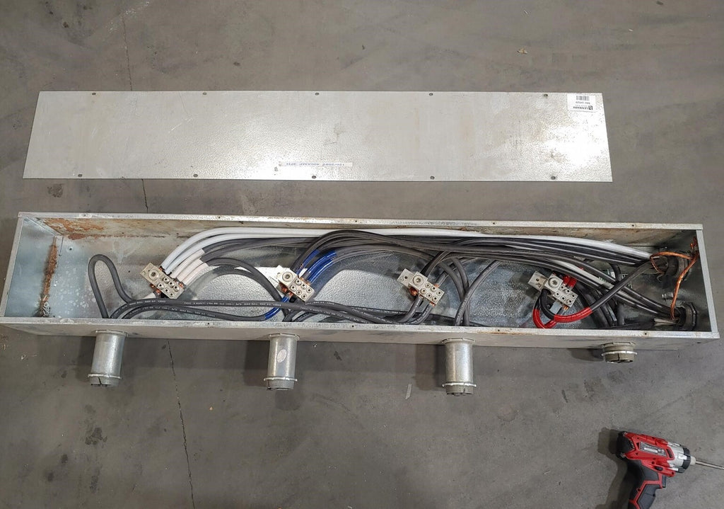 400 Amp, 120/208 volts Splitter Trough