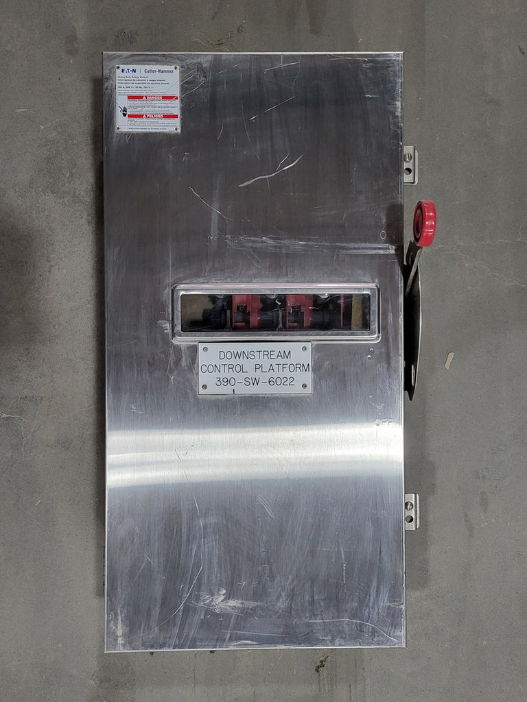 CUTLER-HAMMER Scrap - 200 Amp, 3 Pole, 600 volts Non-Fused Disconnect 4HD364NFW