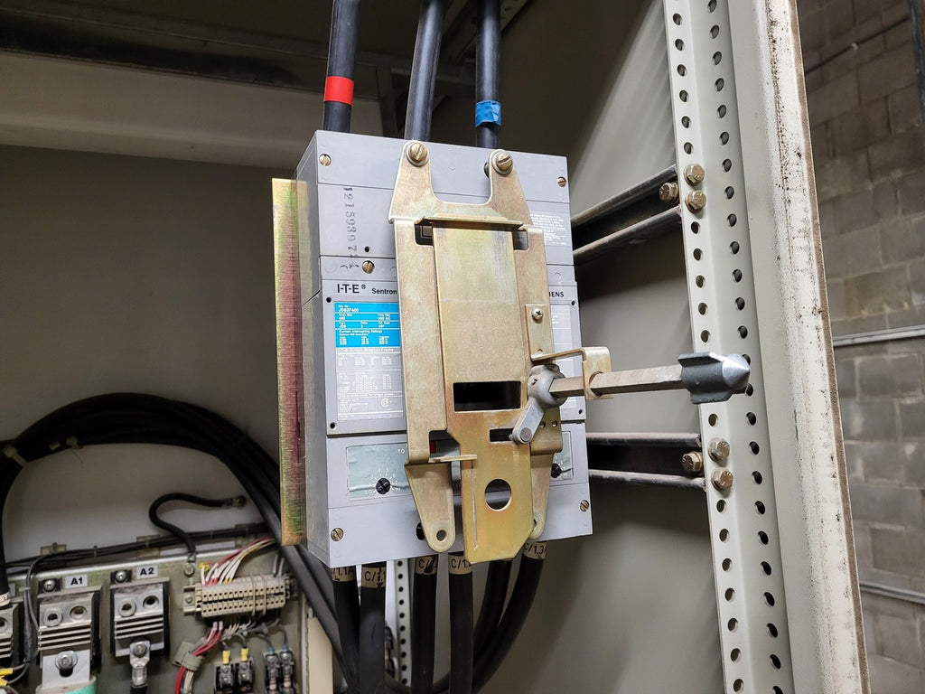 SIEMENS 400 Amp 3 Pole Circuit Breaker JD63F400